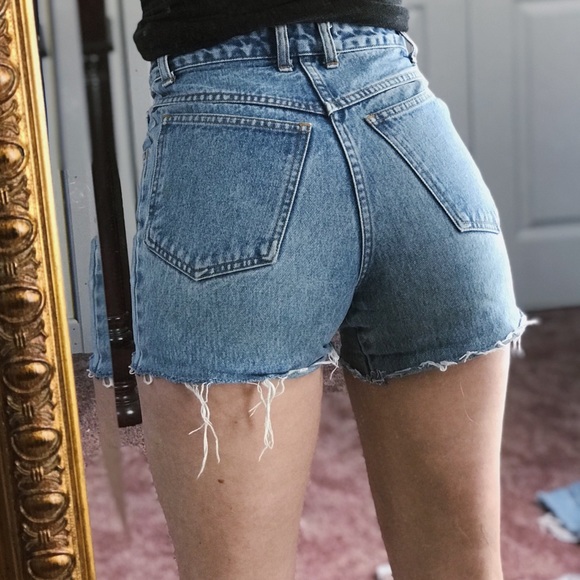 Vintage Gap Distressed Cutoffs B85 - Picture 5 of 6
